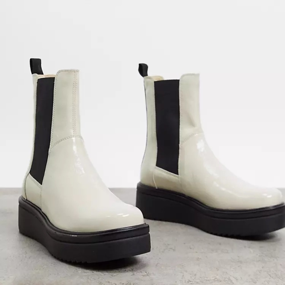 SOLD - Vagabond Tara Platform Chelesa Boots (size 9) - Picture 2 of 11